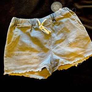 Macys pull on shorts XL - Brand is Dollhouse.